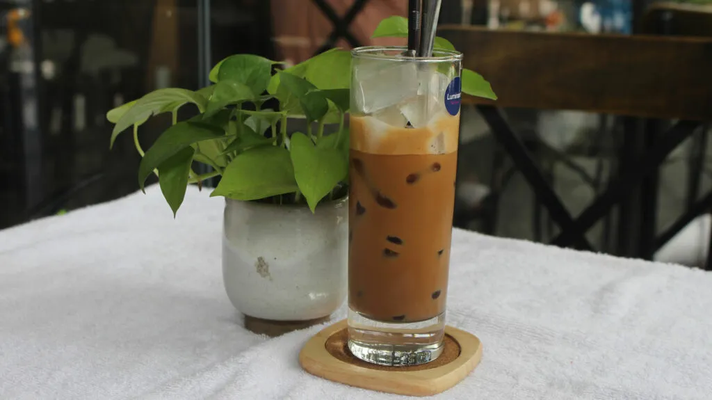 1 ly cà phê sữa bao nhiêu calo? Uống cafe sữa có béo không?