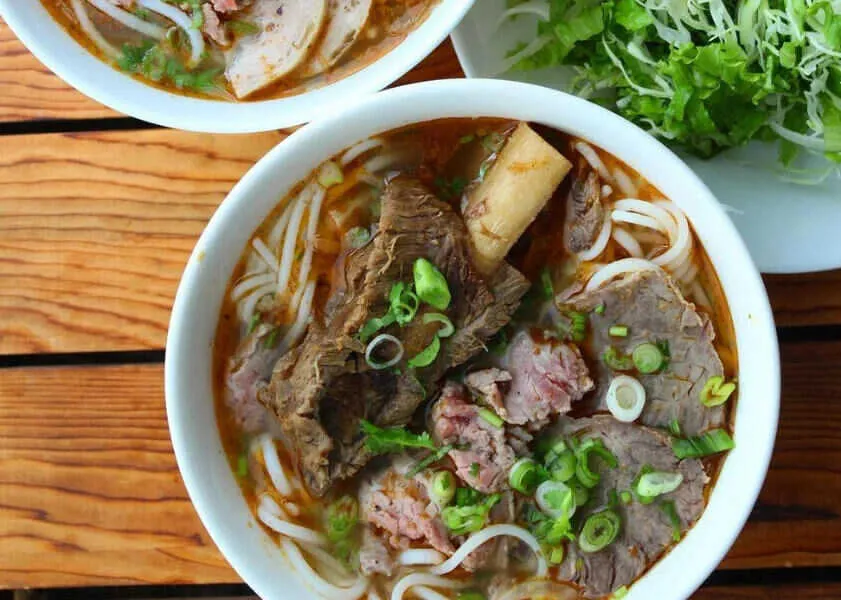 Bún bò bao nhiêu calo? Ăn nhiều béo không?