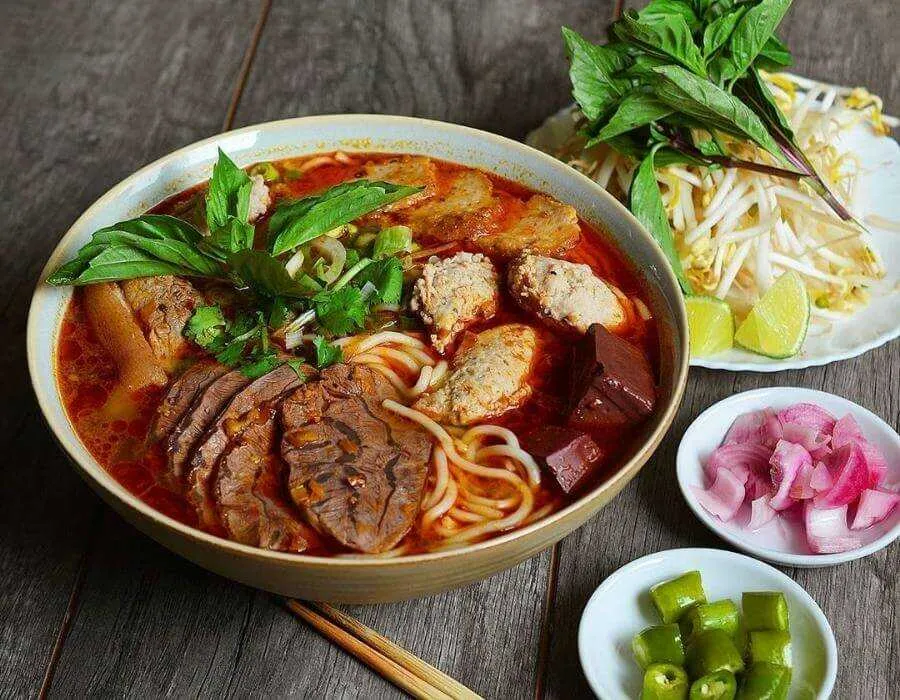 Bún bò bao nhiêu calo? Ăn nhiều béo không?