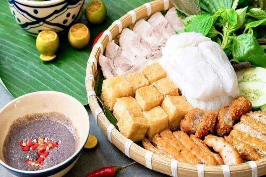 Bún đậu mắm tôm bao nhiêu calo? Đối tượng nào không nên ăn?