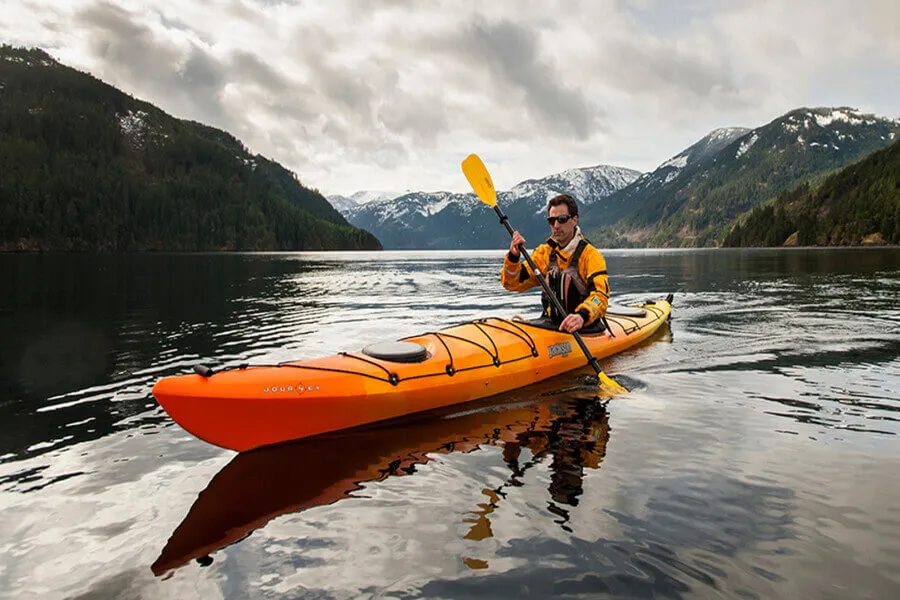 Chèo thuyền kayak là gì? Thông tin cần biết về thuyền kayak