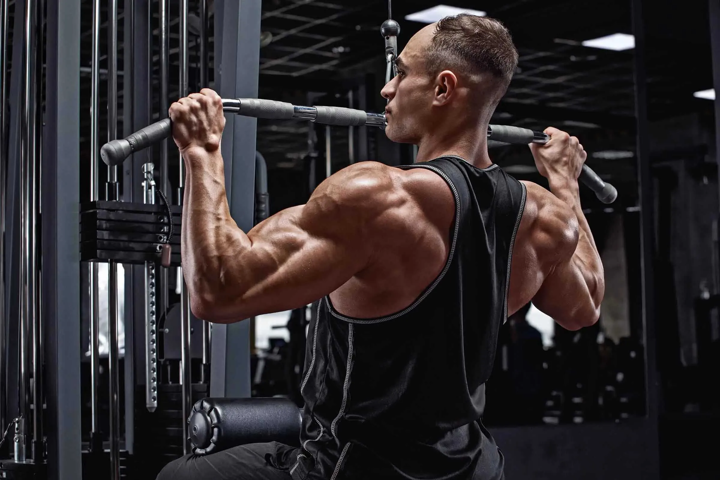 Lat Pulldown? Tập bài này có tác dụng gì cho cơ bắp?